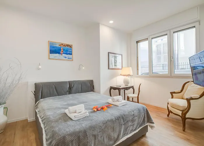Casa Angerin 3 - 100m From Sea - Happy شقة *